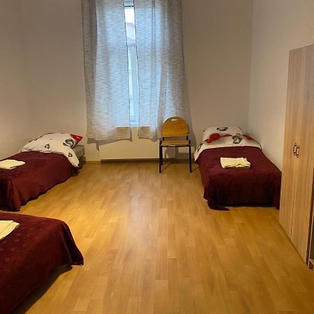 Hradec Králové Apartments Tomkova מראה חיצוני תמונה