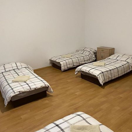 Hradec Králové Apartments Tomkova מראה חיצוני תמונה