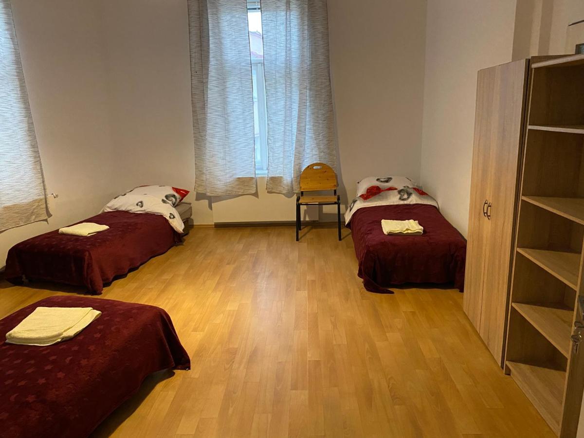 Hradec Králové Apartments Tomkova מראה חיצוני תמונה
