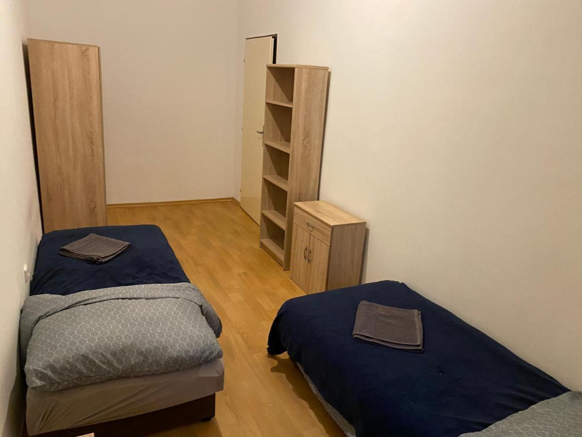 Hradec Králové Apartments Tomkova מראה חיצוני תמונה